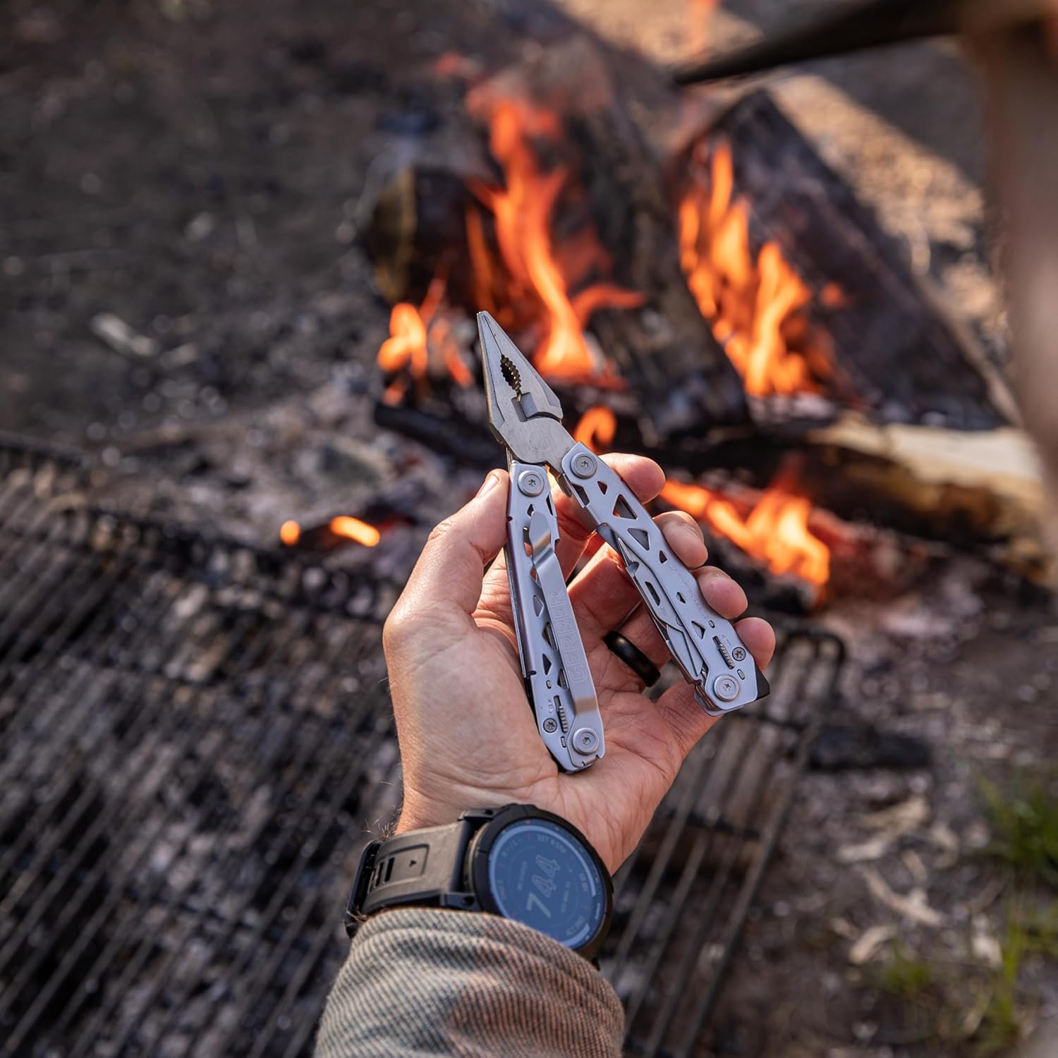 Gerber Suspension NXT multitool & Paraframe Folding Knife - Image 3